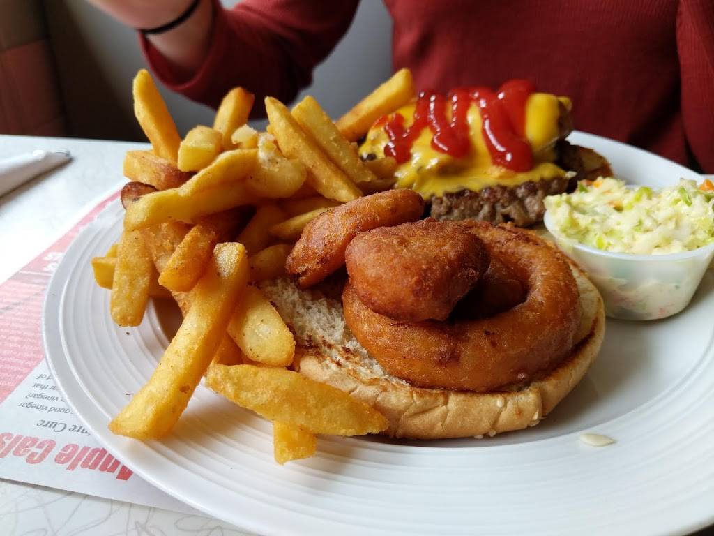 Village Diner | restaurant | 268 Route 6 and 209, Milford, PA 18337, USA | 5704912819 OR +1 570-491-2819