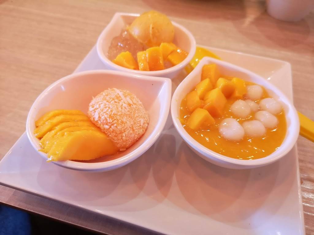 Hui Lau Shan 許留山 | restaurant | 701 Wonderland Rd N, London, ON N6H 0H8, Canada | 5197012116 OR +1 519-701-2116