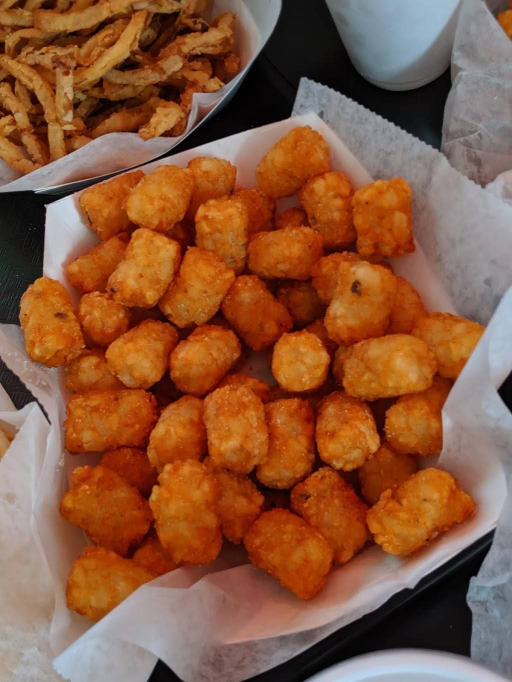 Babes Drive In | restaurant | 5018 N Main St, Joplin, MO 64801, USA | 4176234497 OR +1 417-623-4497