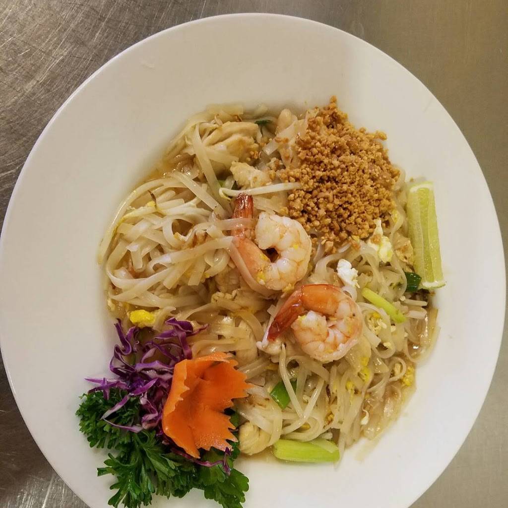 Charm Thai | restaurant | 7426 Broadview Rd, Parma, OH 44134, USA | 2166420301 OR +1 216-642-0301