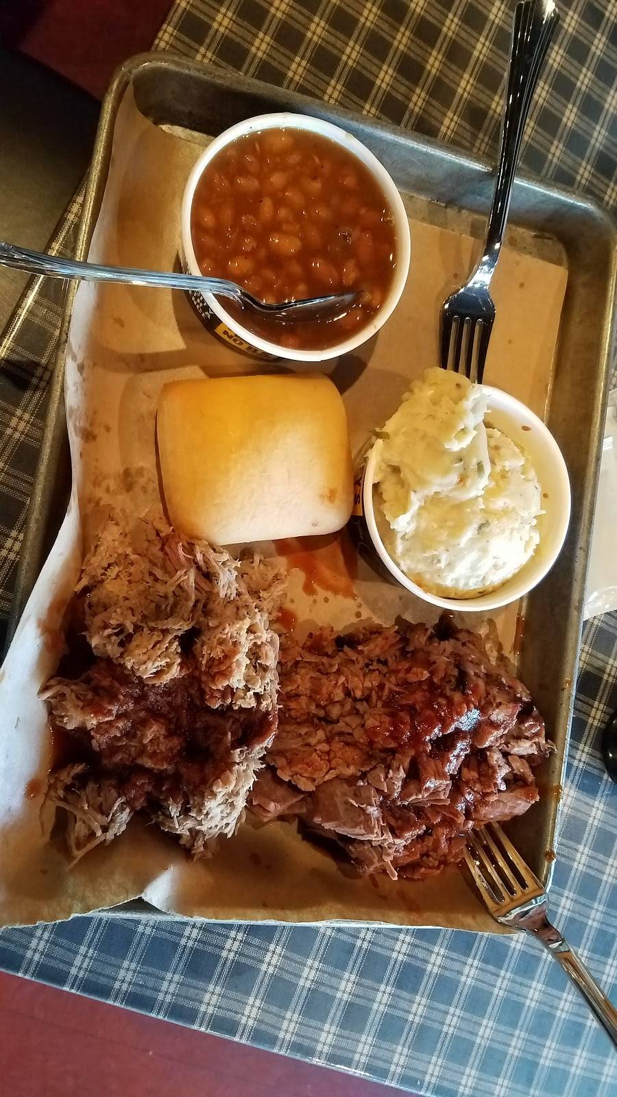 Dickeys Barbecue Pit | restaurant | 1586 Gateway Blvd, Fairfield, CA 94533, USA | 7074005040 OR +1 707-400-5040