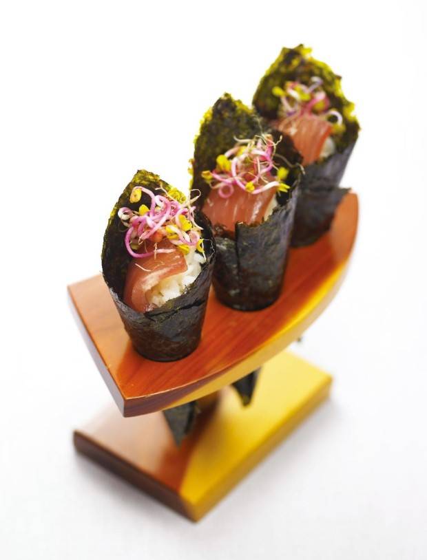 Sushigawa | restaurant | 2601 W Lake Ave, Peoria, IL 61615, USA | 3096799300 OR +1 309-679-9300