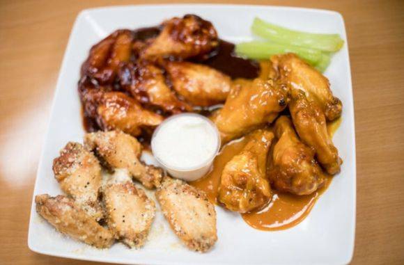 Americas Best Wings | restaurant | 147 S 69th St, Upper Darby, PA 19082, USA | 6107341414 OR +1 610-734-1414
