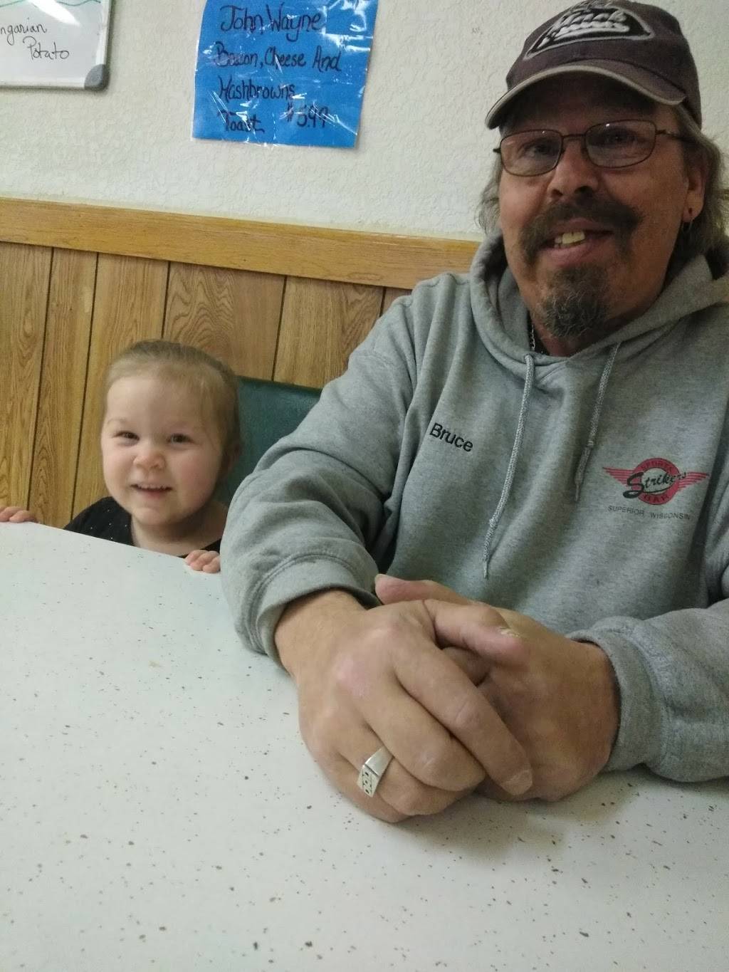 East End Cafe | restaurant | 2209 E 5th St, Superior, WI 54880, USA | 7153983461 OR +1 715-398-3461