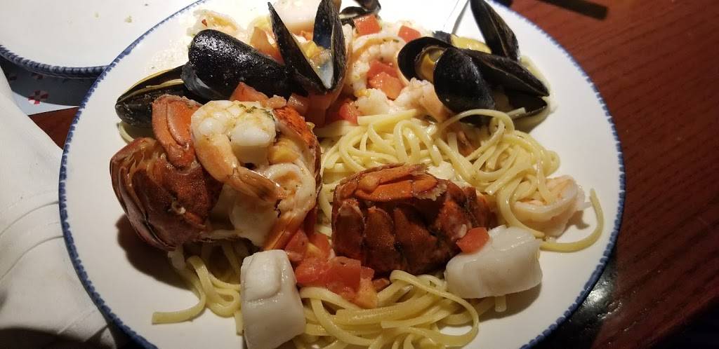 Red Lobster | restaurant | 1450 E 82nd Ave, Merrillville, IN 46410, USA | 2197690500 OR +1 219-769-0500