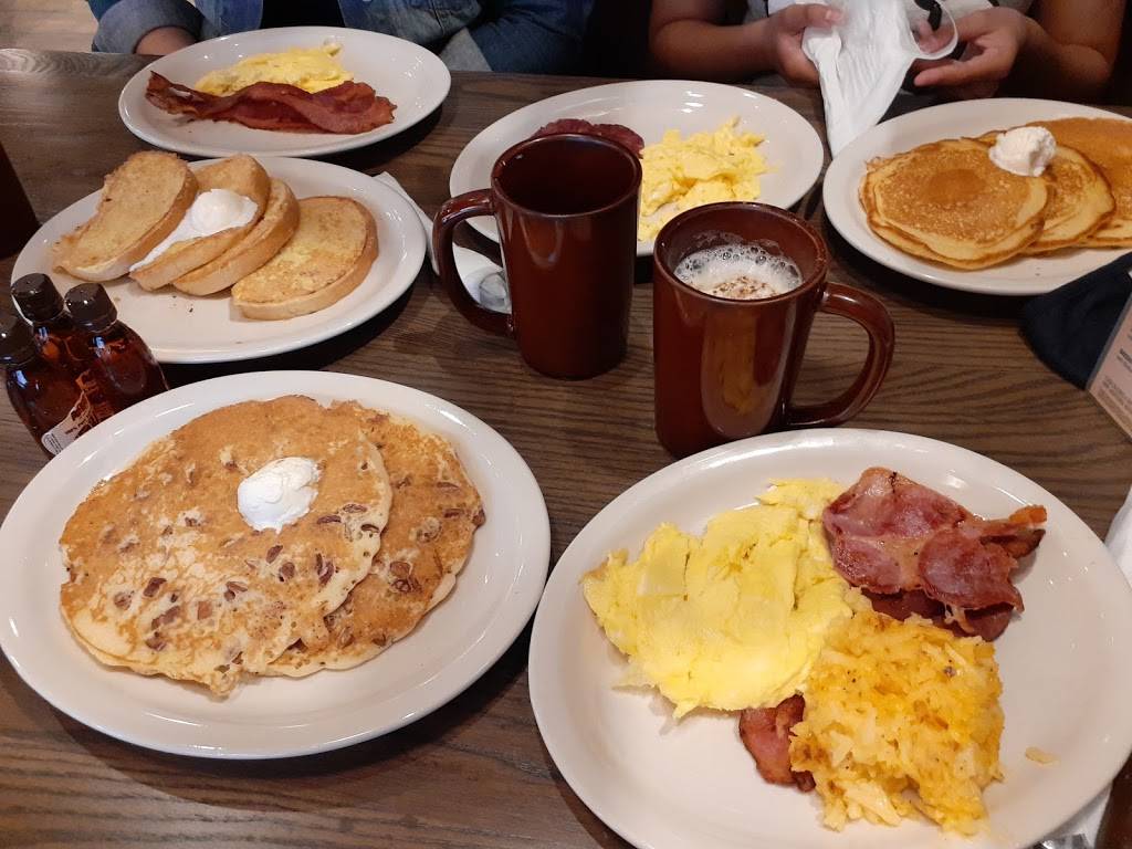 Cracker Barrel Old Country Store | restaurant | 9370 Theater Dr, Gibsonton, FL 33534, USA | 8137412744 OR +1 813-741-2744