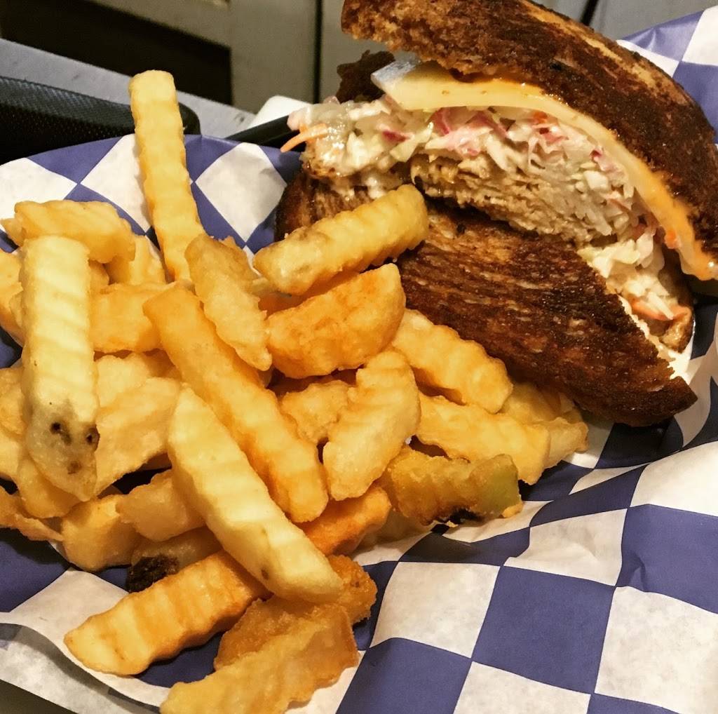 Neck District Grill | restaurant | 1042 Hudson Rd, Cambridge, MD 21613, USA | 4102283052 OR +1 410-228-3052