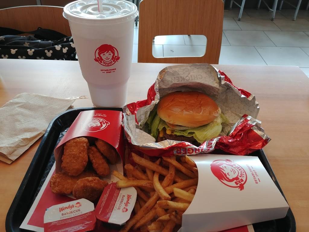 Wendys | restaurant | 14801 E Colonial Dr, Orlando, FL 32826, USA | 4072490111 OR +1 407-249-0111