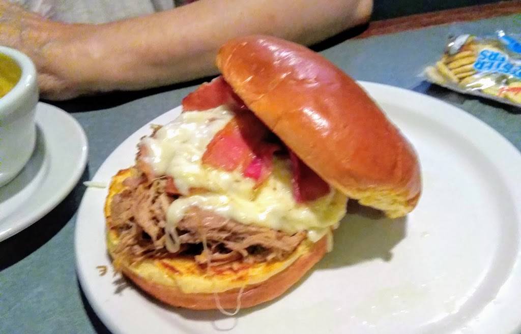 Backyard Grill & Bar | restaurant | 6473 N 2nd St, Loves Park, IL 61111, USA | 8156369430 OR +1 815-636-9430