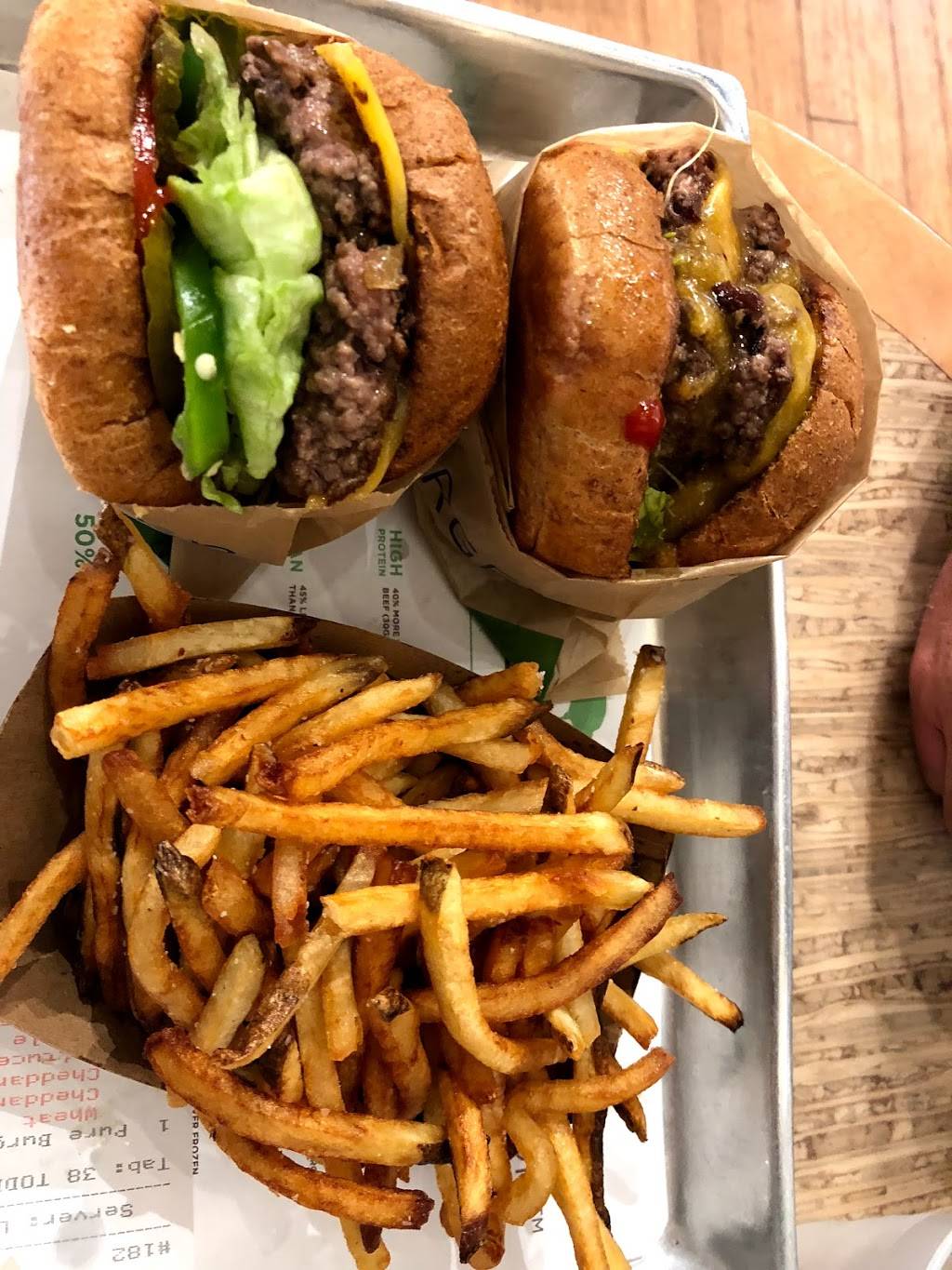 Pure Burger | restaurant | 2641 Gateway Rd, Carlsbad, CA 92009, USA | 7606835101 OR +1 760-683-5101