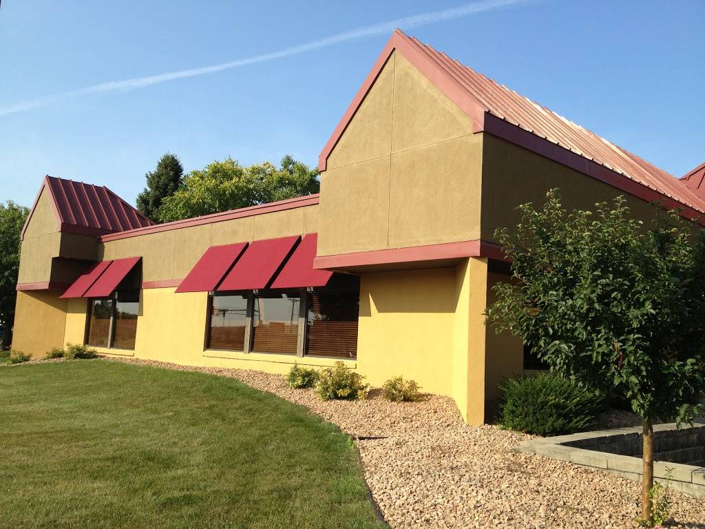 McMillans Family Restaurant | restaurant | 2620 1st St S, Willmar, MN 56201, USA | 3202357213 OR +1 320-235-7213