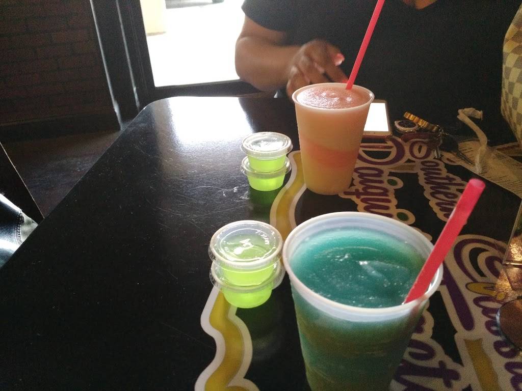 Southern Classic Daiquiri Factory II | restaurant | Woodmont North, 6256 McCart Ave, Fort Worth, TX 76133, USA | 6823859050 OR +1 682-385-9050