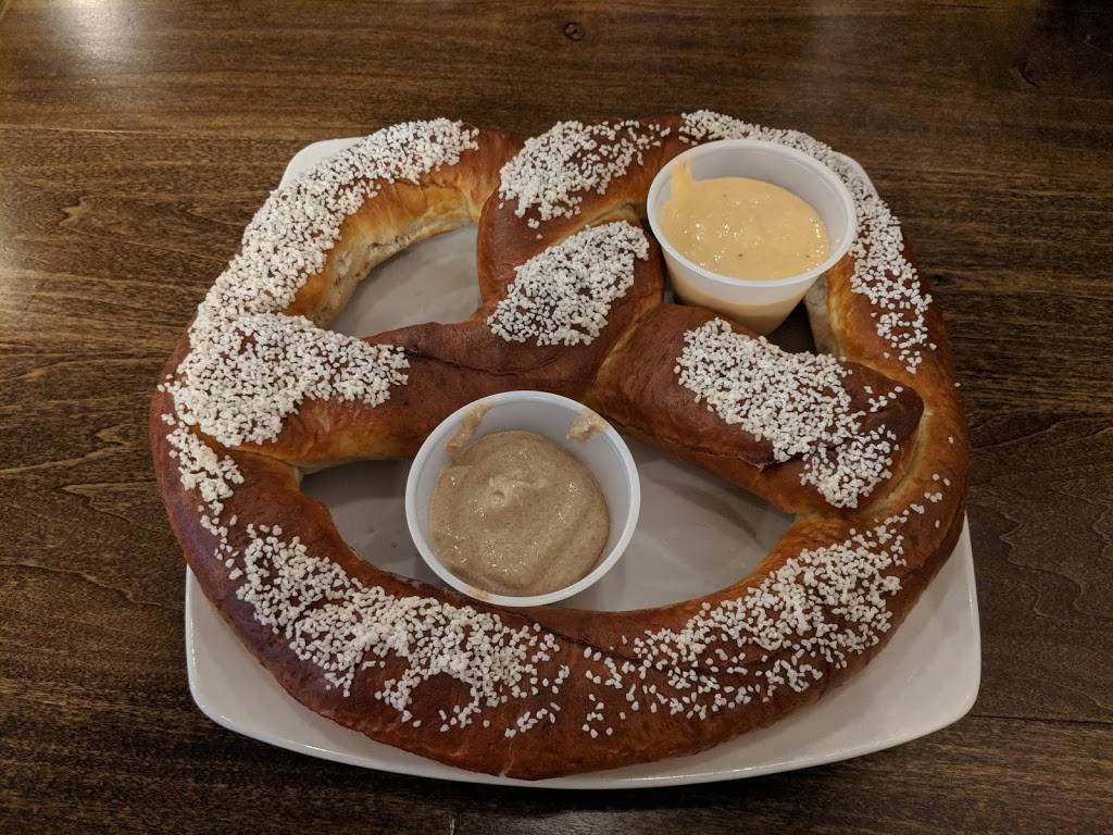 Marikkas Restaurant & Bier Stube | restaurant | 411 Southland Dr, Lexington, KY 40503, USA | 8592751925 OR +1 859-275-1925