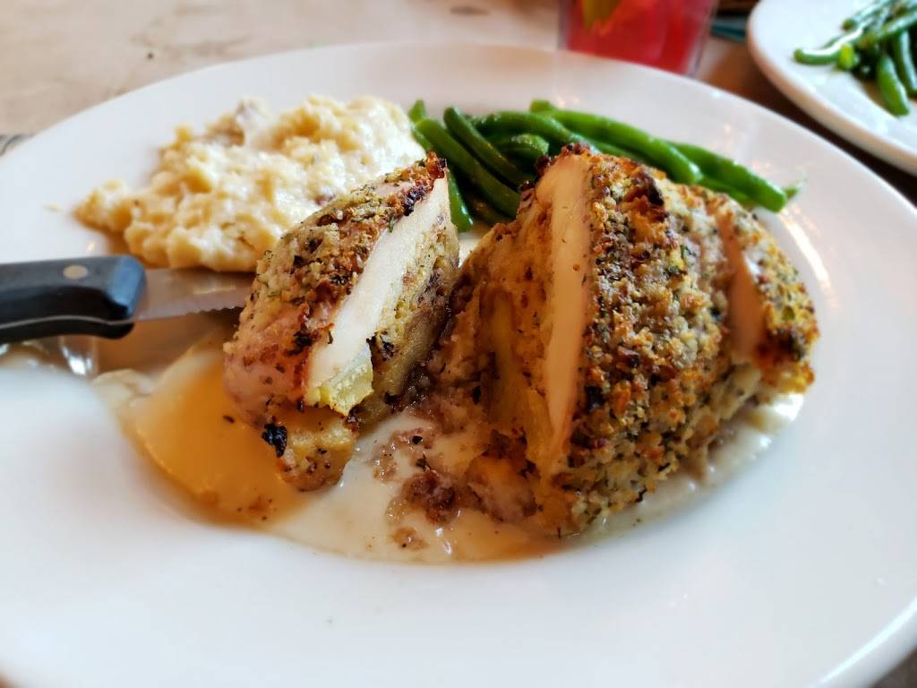 The Common Man | restaurant | 304 Daniel Webster Hwy, Merrimack, NH 03054, USA | 6034293463 OR +1 603-429-3463