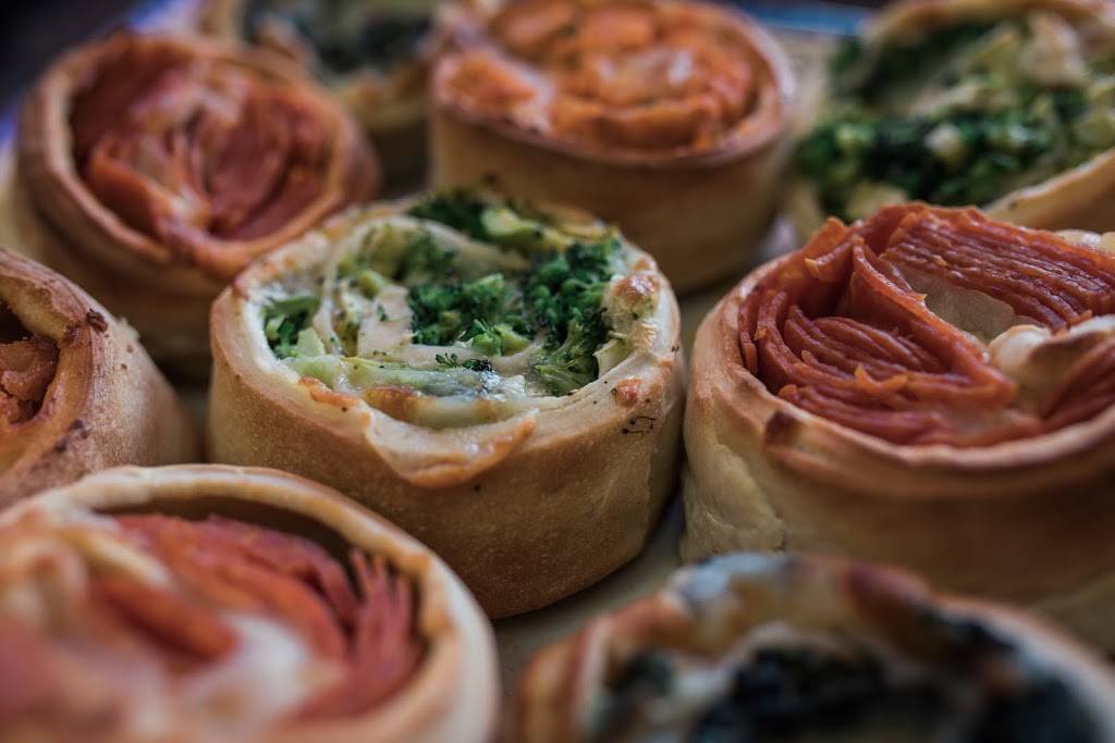 Village Pizzeria | restaurant | 169 Tulip Ave, Floral Park, NY 11001, USA | 5167750612 OR +1 516-775-0612