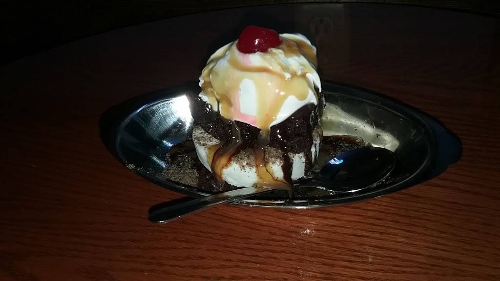 Cross Roads Tap | restaurant | 7710 County Rd W, West Bend, WI 53090, USA | 2623539532 OR +1 262-353-9532