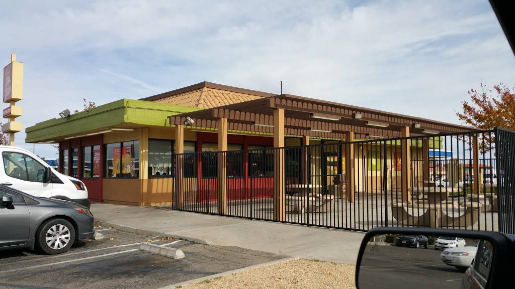 Del Taco | meal takeaway | 15797 Main St, Hesperia, CA 92345, USA | 7602448931 OR +1 760-244-8931
