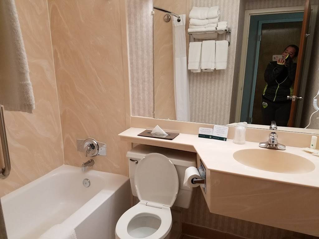 Quality Inn Midway Airport | restaurant | 7353 S Cicero Ave, Chicago, IL 60629, USA | 7735815300 OR +1 773-581-5300