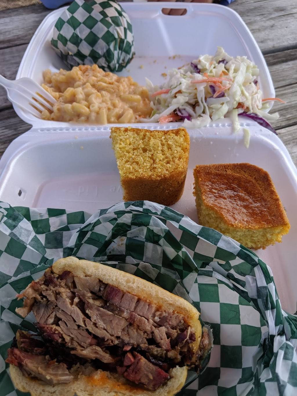 Little Red Shack BBQ | restaurant | 1016 Carp Rd, Stittsville, ON K2S 1B9, Canada | 6139837559 OR +1 613-983-7559