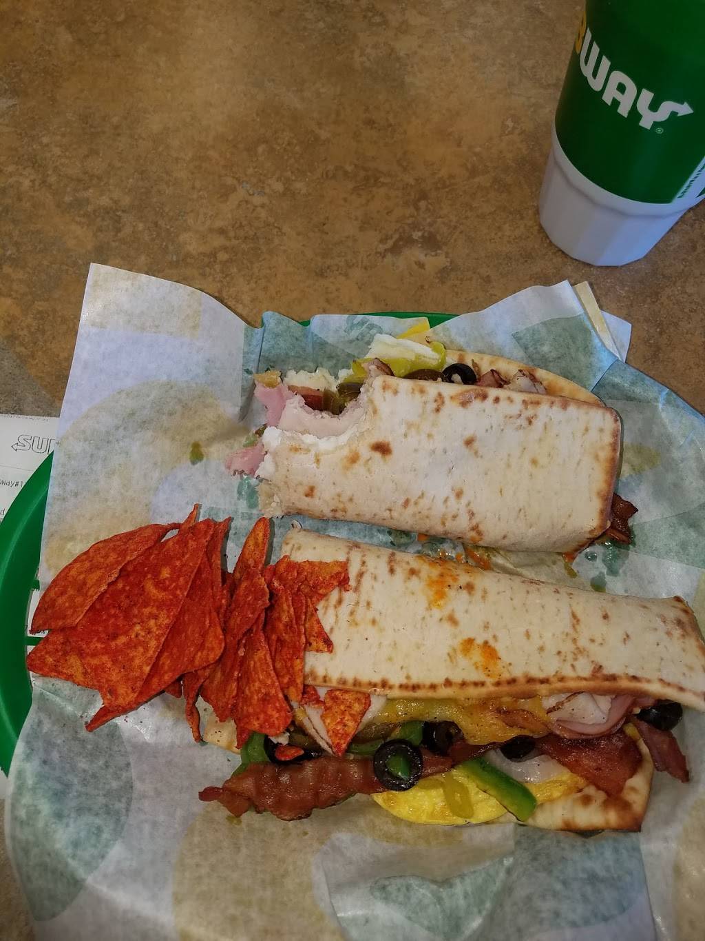 Subway | restaurant | 1220 N State Rd, Flora, IL 62839, USA | 6186627900 OR +1 618-662-7900