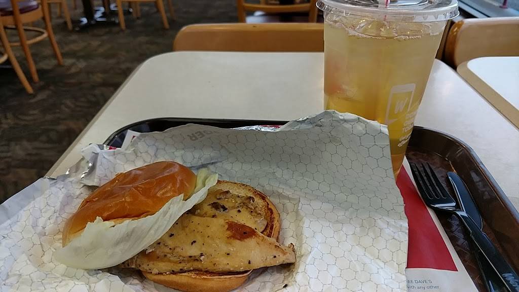 Wendys | restaurant | 200 S Detroit St, Kenton, OH 43326, USA | 4196730055 OR +1 419-673-0055