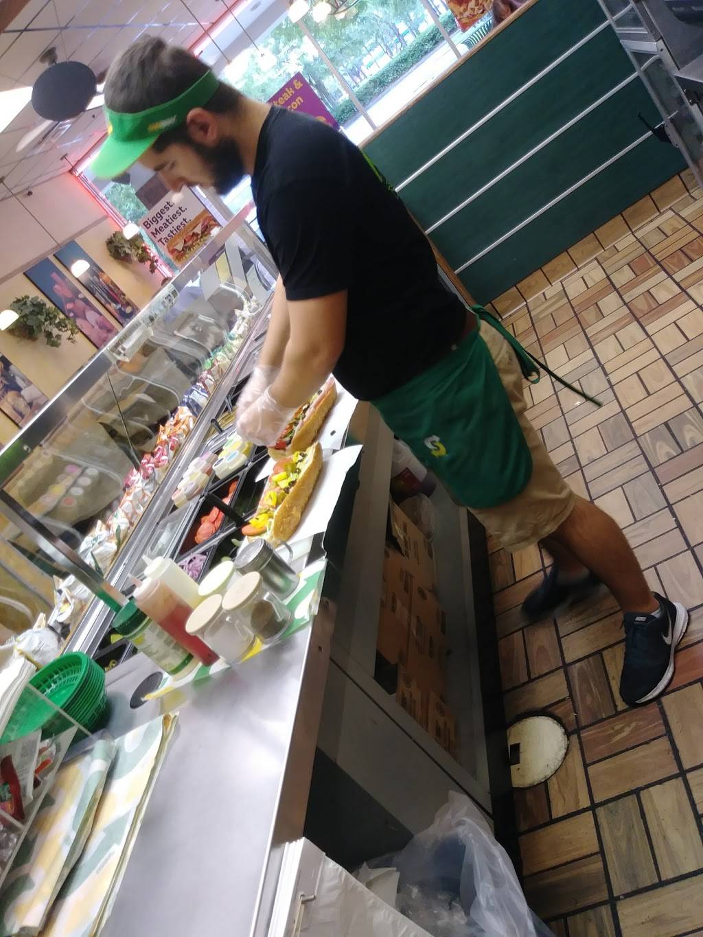 Subway Restaurants | restaurant | 5200 NW 43rd St Suite 507 Hunters Crossing Shopping Ctr, Gainesville, FL 32606, USA | 3523768155 OR +1 352-376-8155