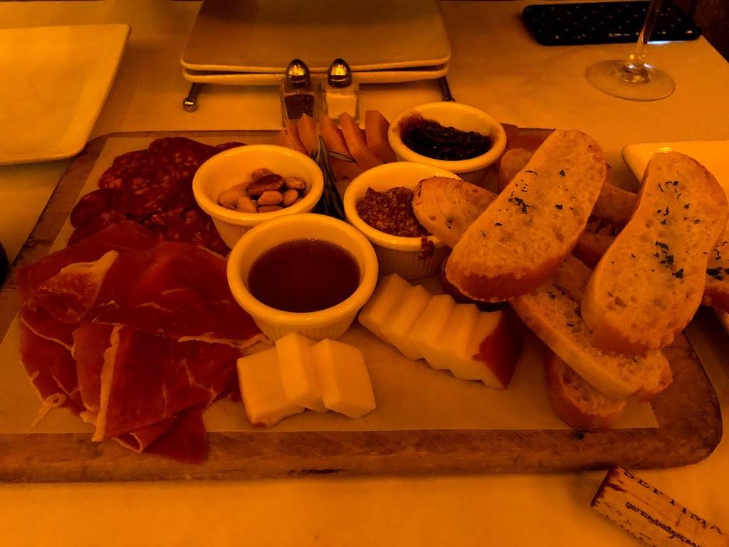 Barrique Kitchen & Wine Bar | restaurant | 69 Deer Park Ave, Babylon, NY 11702, USA | 6313211175 OR +1 631-321-1175