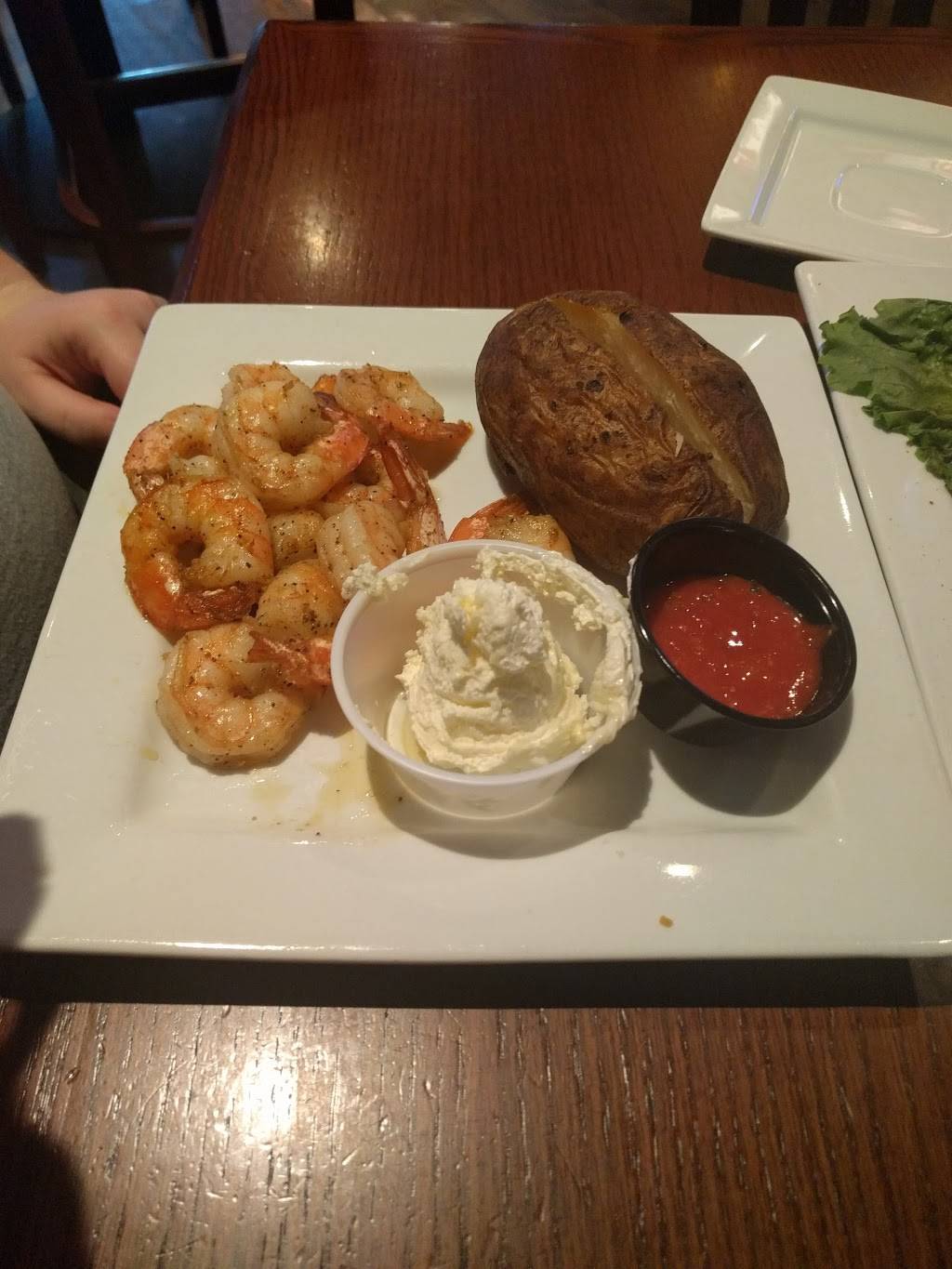 Alumni House Sports Grill | restaurant | 110 Bass Pro Dr, Pearl, MS 39208, USA | 6018960253 OR +1 601-896-0253