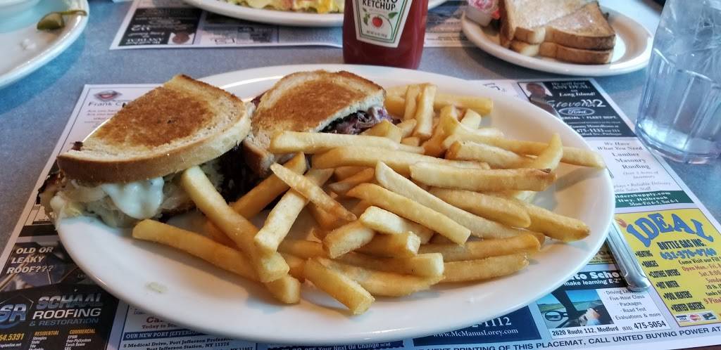 Metropolis Diner | restaurant | 1711 NY-112, Medford, NY 11763, USA | 6317582427 OR +1 631-758-2427