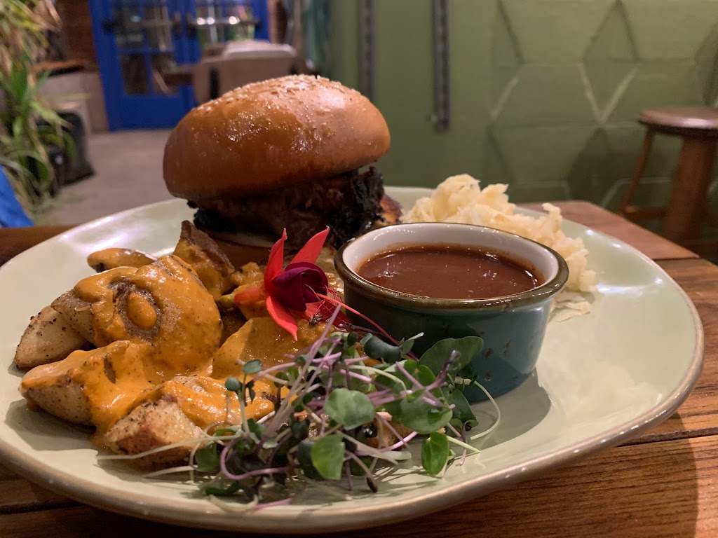 Yachats Brewing + Farmstore | restaurant | 348 US-101, Yachats, OR 97498, USA | 5415473884 OR +1 541-547-3884