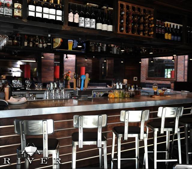 River | restaurant | 1650 Jack Warner Pkwy, Tuscaloosa, AL 35401, USA | 2056323801 OR +1 205-632-3801