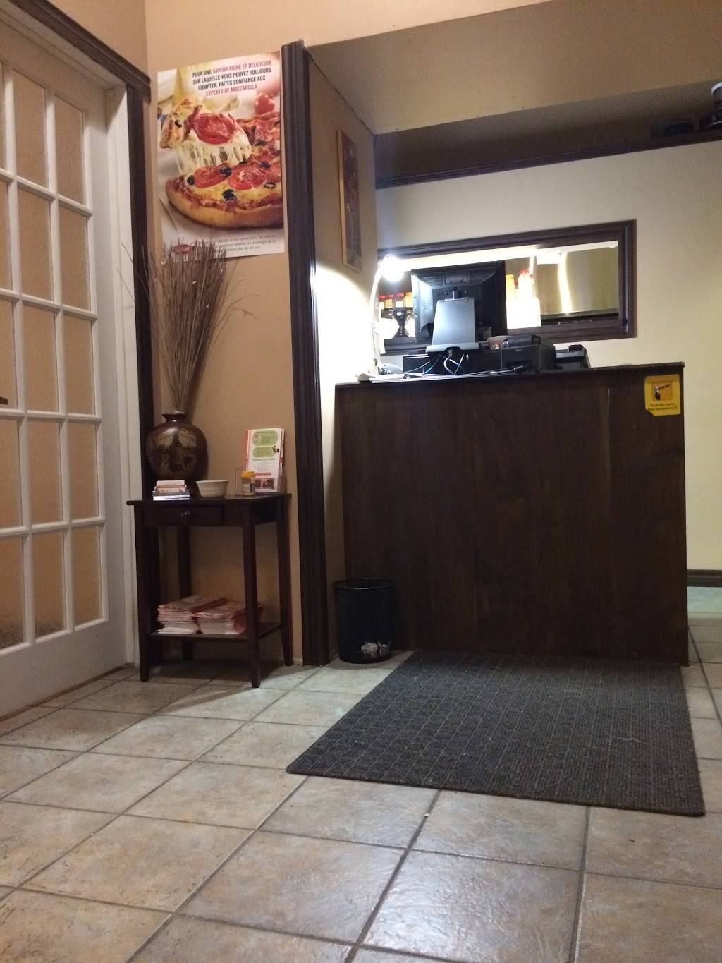 Restaurant chez vickie | restaurant | 258 Chemin des Érables, Gatineau, QC J8V 3Z8, Canada | 8198274111 OR +1 819-827-4111