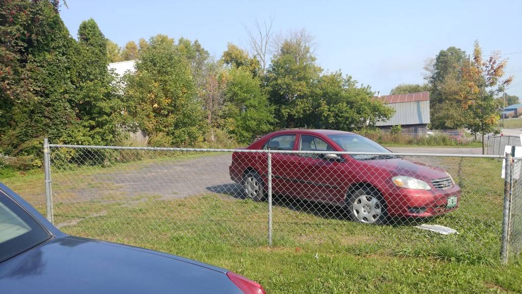 The Island Hub | restaurant | 1 Hyde Rd, Grand Isle, VT 05458, USA | 8023723322 OR +1 802-372-3322