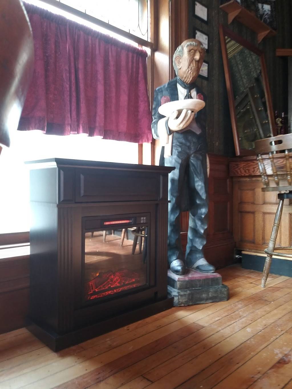 Uncle Macks Pub | restaurant | 118 E Main St, Dover-Foxcroft, ME 04426, USA | 2078028280 OR +1 207-802-8280