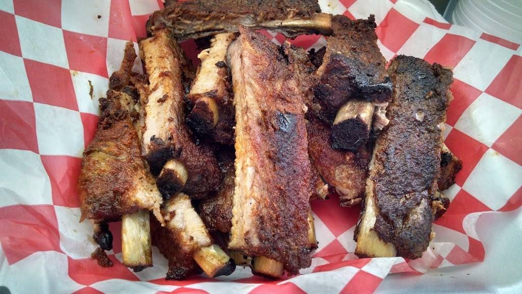 MTs Smokin BBQ | restaurant | 1700 Wheeling Ave, Muncie, IN 47303, USA | 7652161664 OR +1 765-216-1664