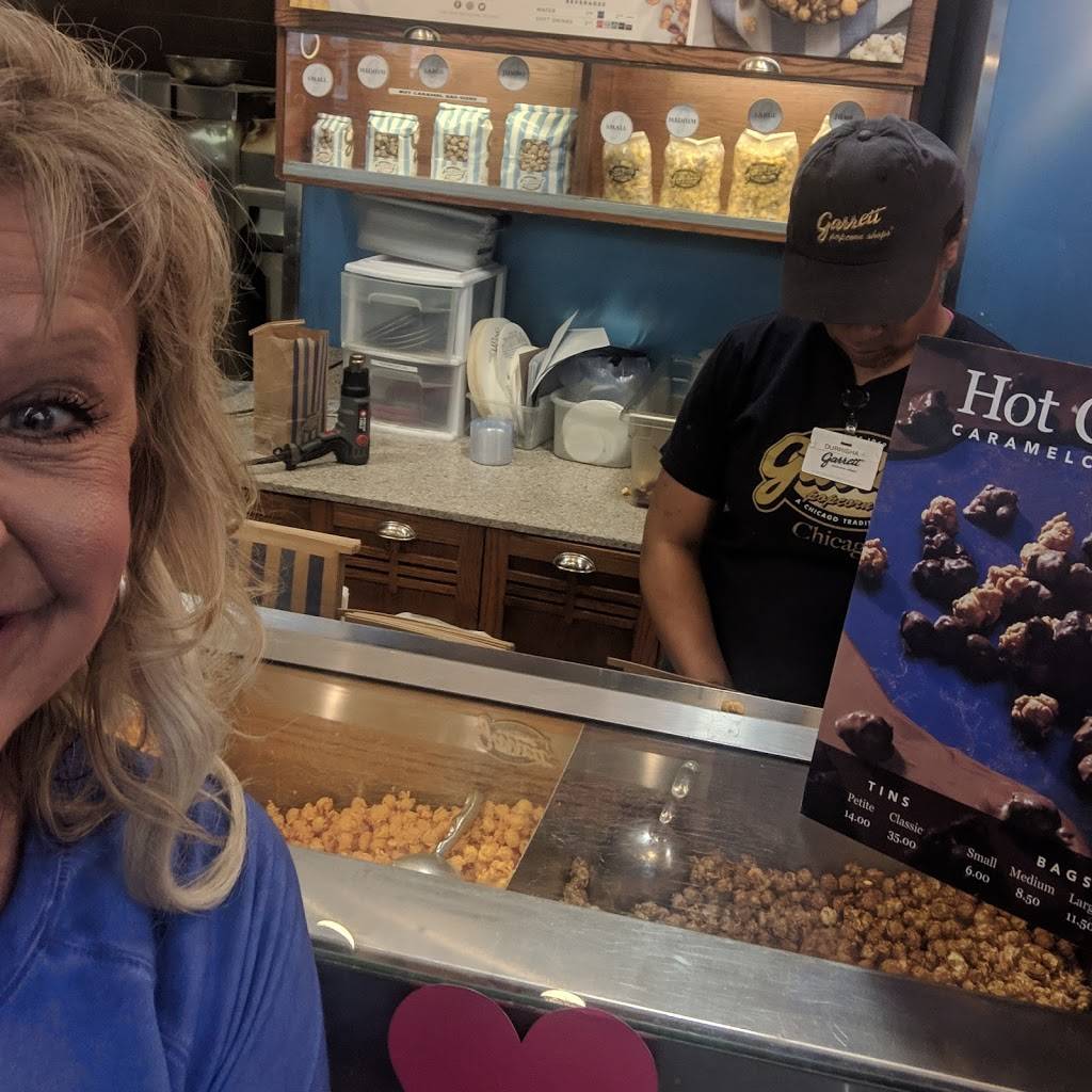 Garrett Popcorn Shops | meal takeaway | OHare International Airport, 1 Upper Level, Terminal 3, Concourse H Gate H2, Chicago, IL 60666, USA | 8884767267 OR +1 888-476-7267