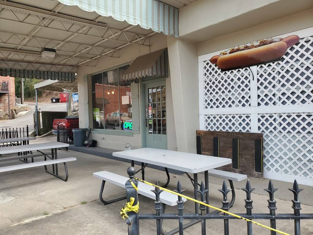 Grumpy Dog | restaurant | 200 E Bridge St, Wetumpka, AL 36092, USA | 3344785005 OR +1 334-478-5005