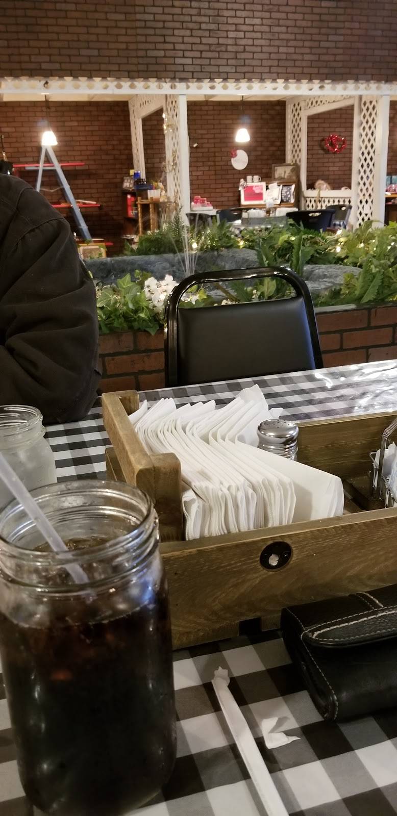 Rays Country Kitchen | restaurant | 1160 S Williams Ave, Westville, OK 74965, USA | 9189302159 OR +1 918-930-2159