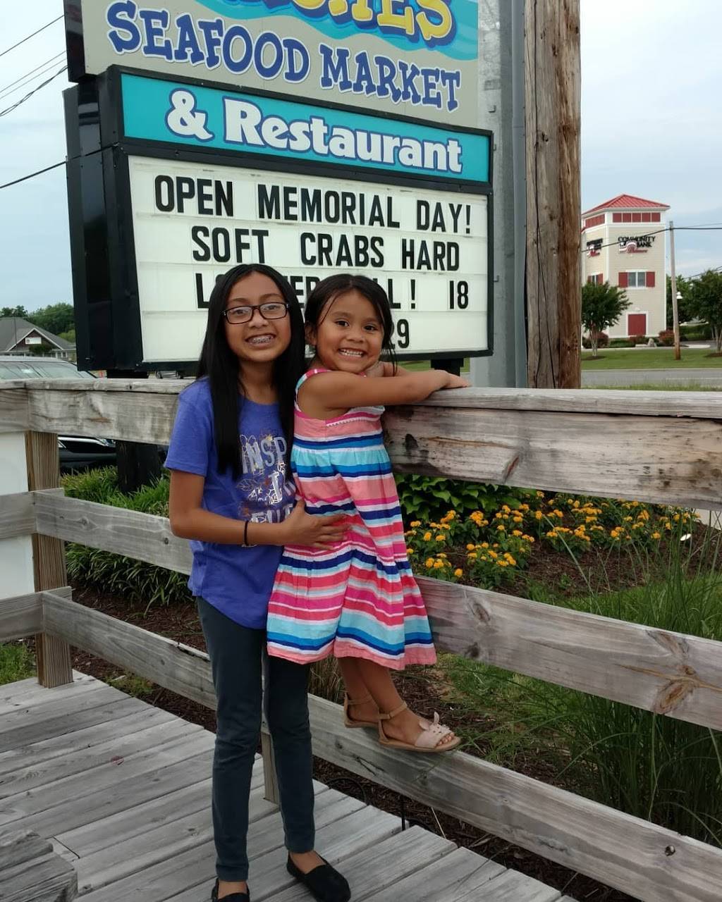 Beaches Seafood Market & Restaurant | restaurant | 18226 Coastal Hwy, Lewes, DE 19958, USA | 3026449329 OR +1 302-644-9329