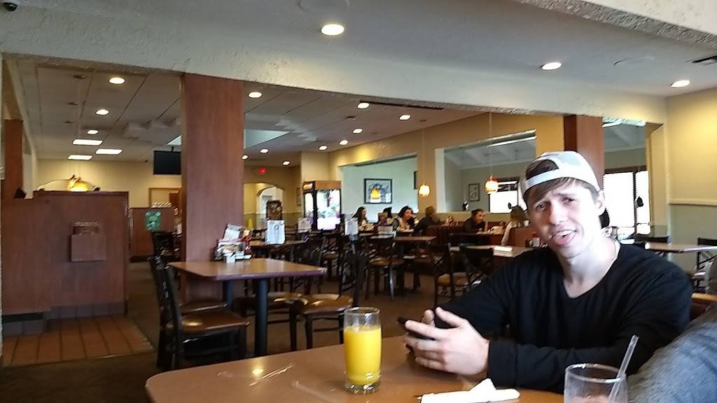 Dennys | restaurant | 8022 Vineland Ave, Sun Valley, CA 91352, USA | 8182525839 OR +1 818-252-5839