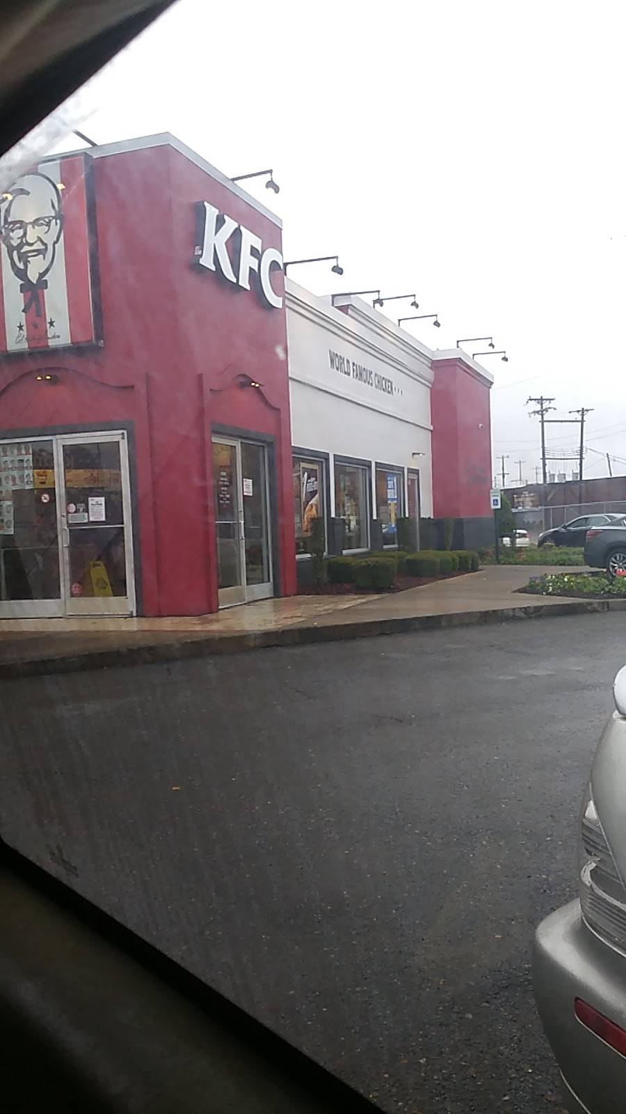 KFC | restaurant | 2785 Lamar Ave, Memphis, TN 38114, USA | 9017434827 OR +1 901-743-4827