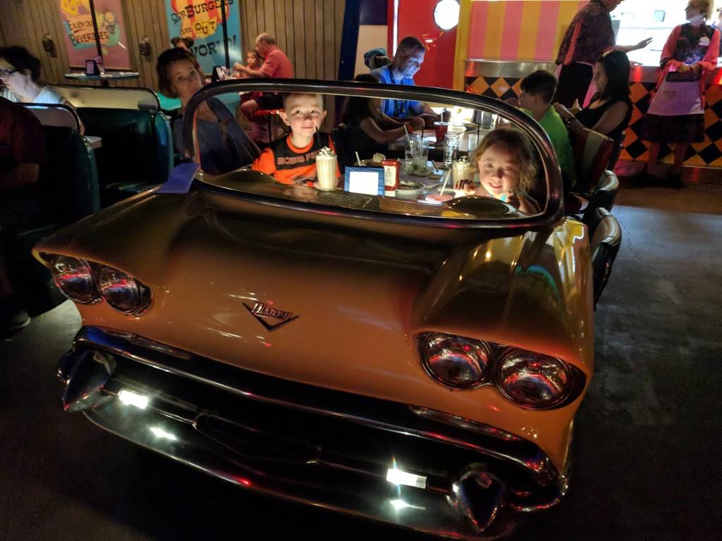 Sci-Fi Dine-In Theater Restaurant | restaurant | 351 South Studio Dr N, Orlando, FL 32830, USA | 4079393463 OR +1 407-939-3463