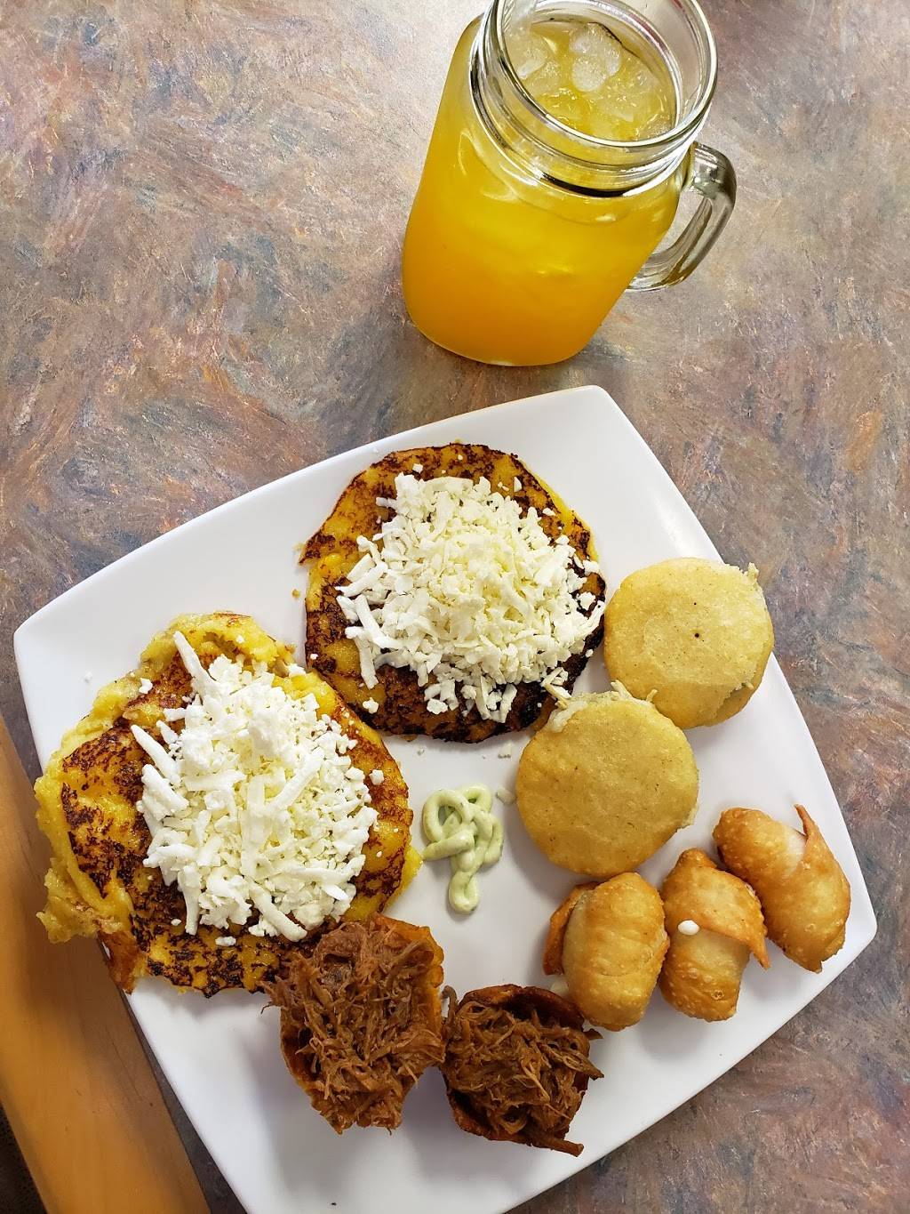 El Rey de las Arepas | restaurant | 7701 McGraw Ave, Detroit, MI 48210, USA | 3133072210 OR +1 313-307-2210