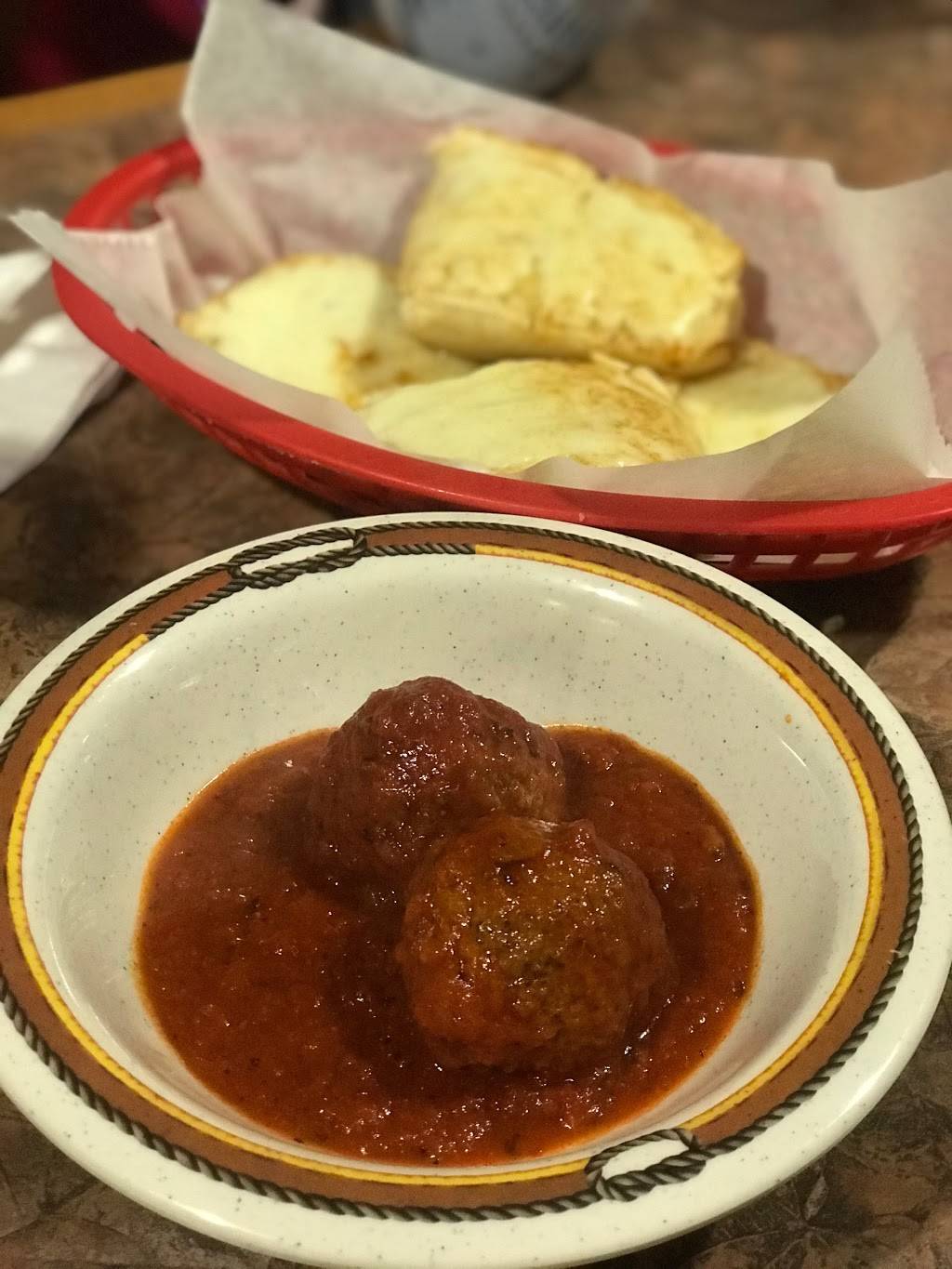 Marias Pizza | restaurant | 134 S Main St, Oregon, WI 53575, USA | 6088355455 OR +1 608-835-5455