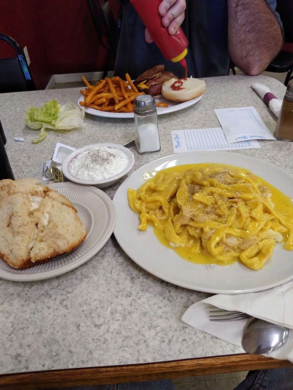 Grandma Veras Cafe & Bakery | cafe | 1001 National Ave, West Terre Haute, IN 47885, USA | 8125331033 OR +1 812-533-1033