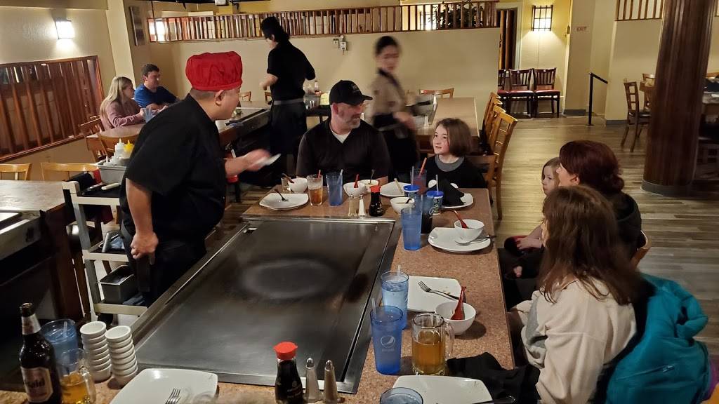 Fuji Teppanyaki & Sushi | restaurant | 5621 196th St SW, Lynnwood, WA 98036, USA | 4253617574 OR +1 425-361-7574