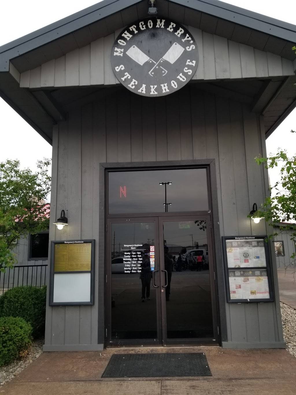 Montgomerys Steakhouse | restaurant | 5800 South, IN-3, Spiceland, IN 47385, USA | 7659878000 OR +1 765-987-8000