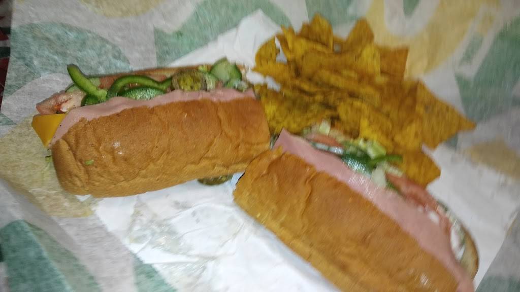 Subway Restaurants | restaurant | Crossing S/C, 5333 State Hwy 121 #131, The Colony, TX 75056, USA | 9726251700 OR +1 972-625-1700