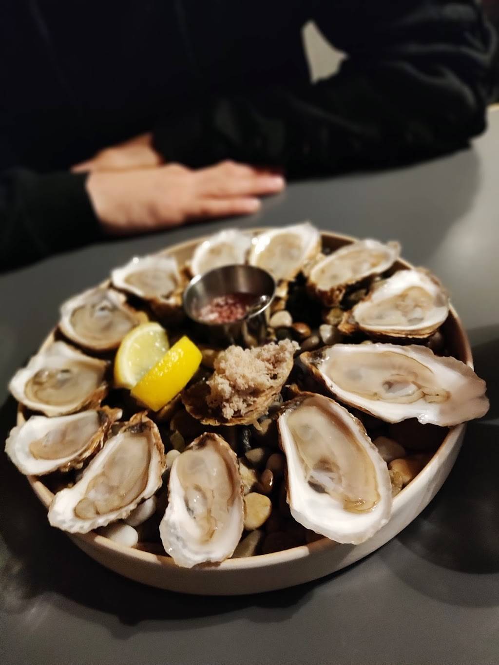 Ufficio | restaurant | 1214 Dundas St W, Toronto, ON M6J 1X5, Canada | 4165358888 OR +1 416-535-8888