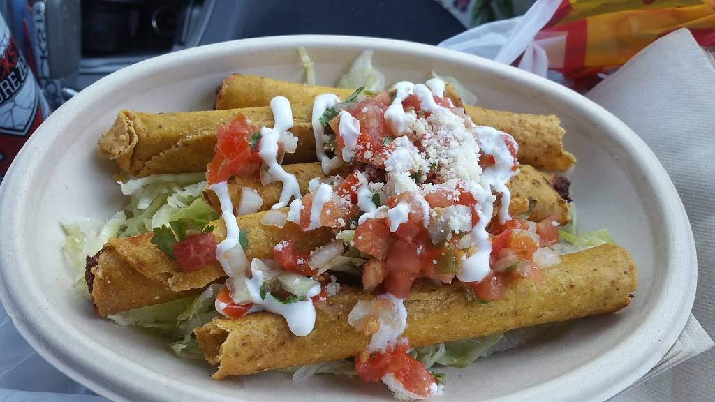 Carls Jr. | meal takeaway | 1943 17th St, Santa Ana, CA 92705, USA | 7145649348 OR +1 714-564-9348